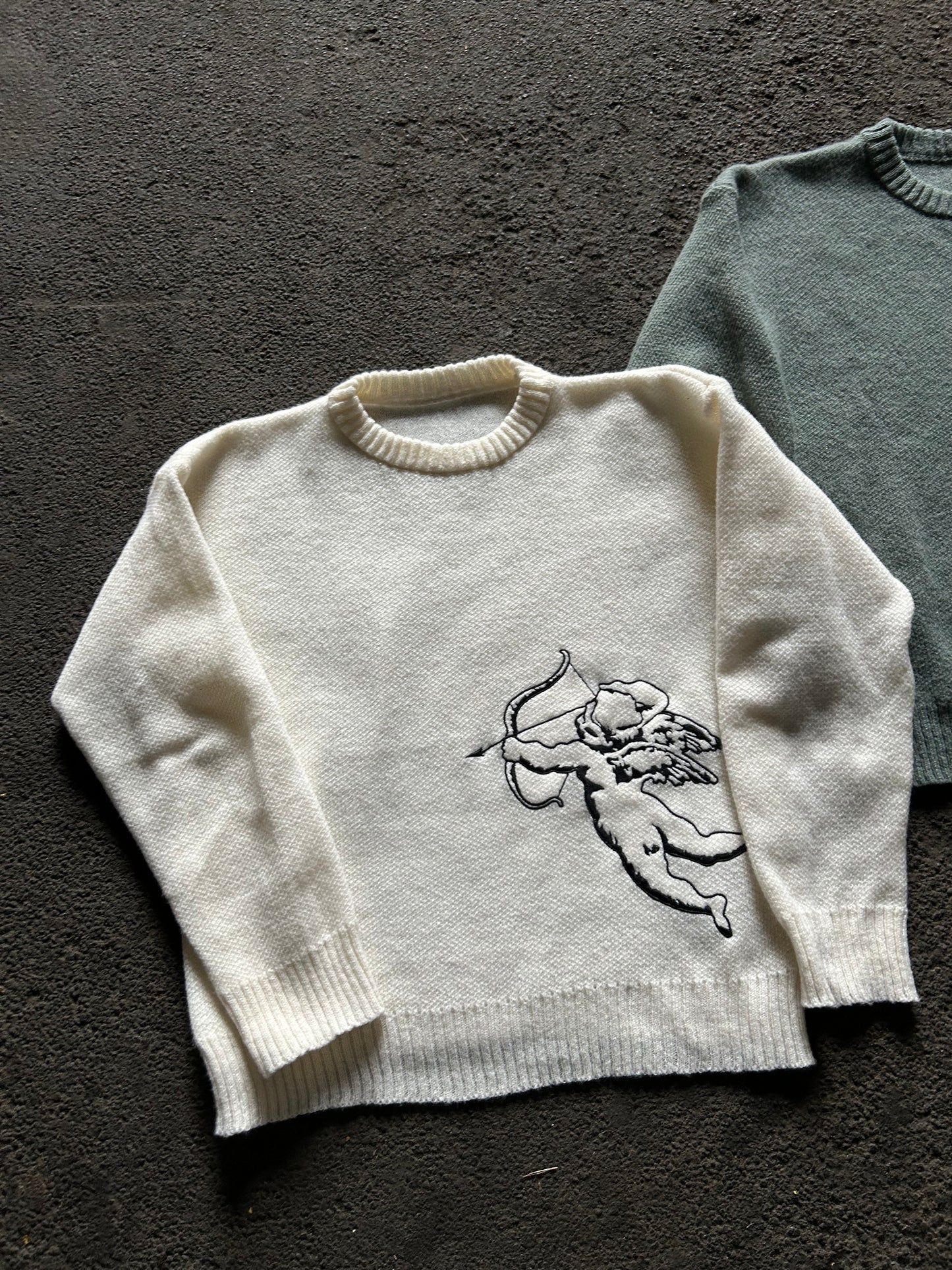 KNIT SWEATER ANGEL