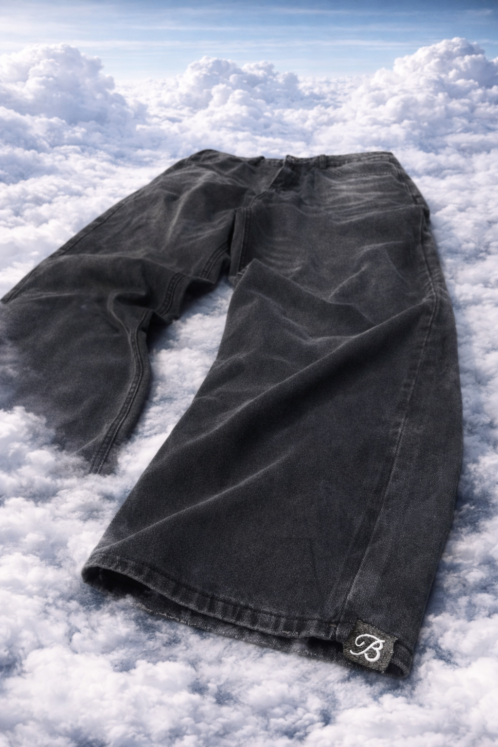 PERFECTION BORED BAGGY JEANS