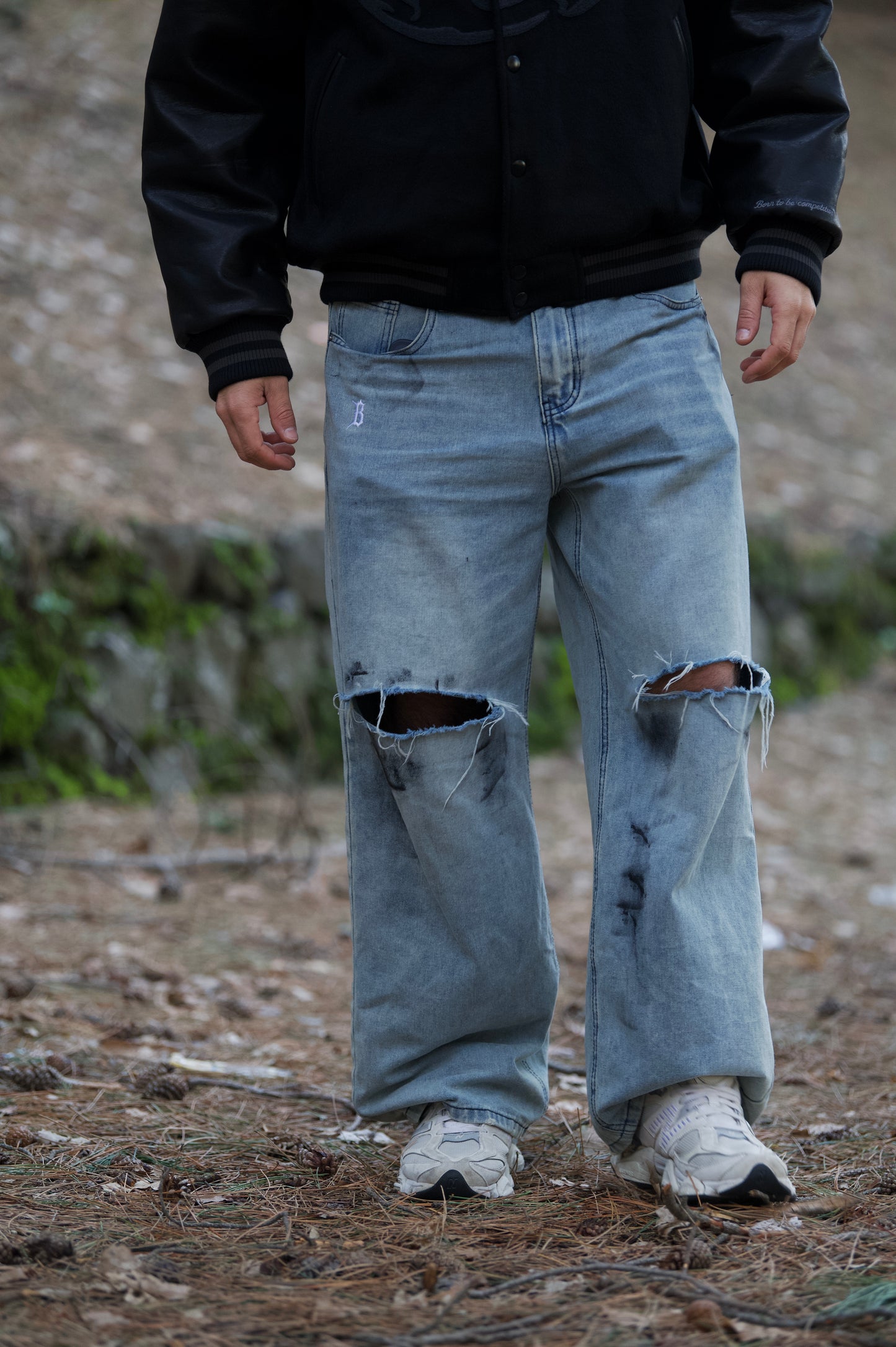 DIRTY BAGGY JEANS