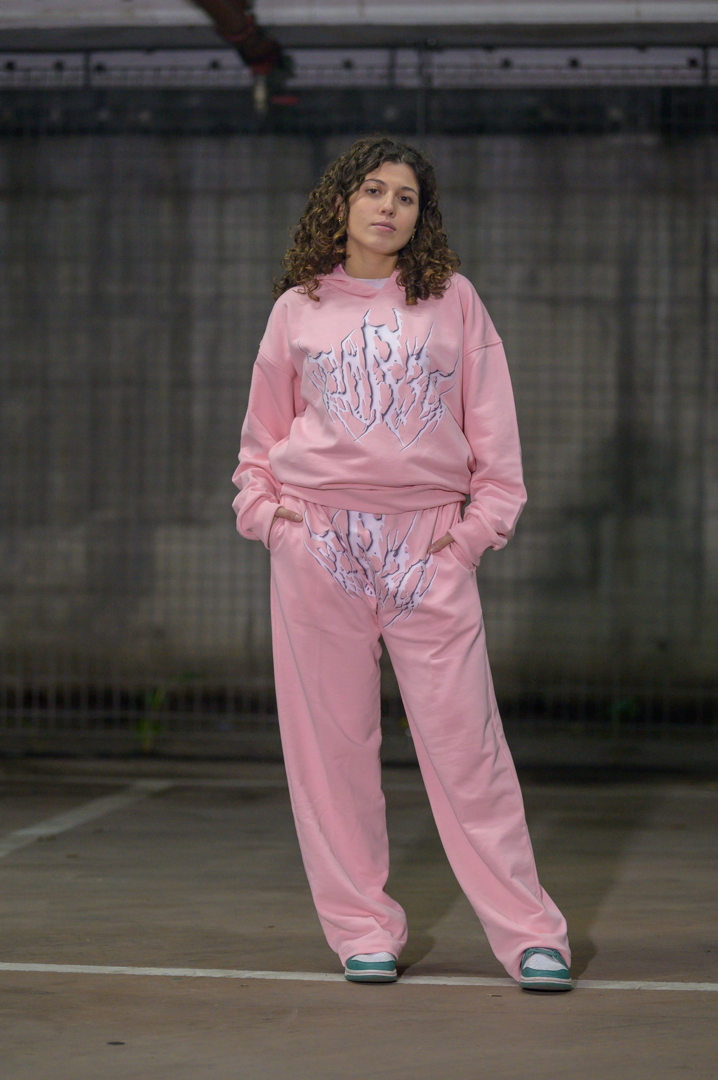 METAL BORED SWEATPANTS PINK